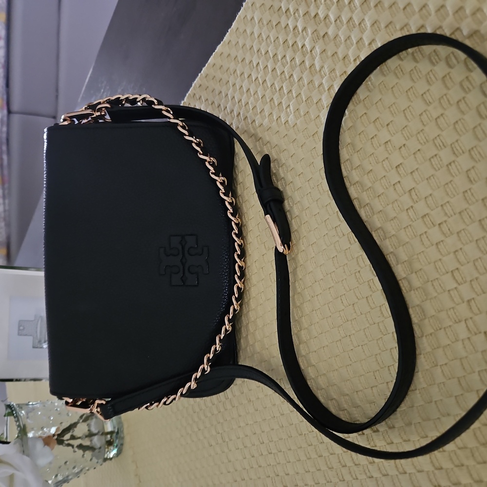 Tory Burch Crossbody with  with matching cardholder.
